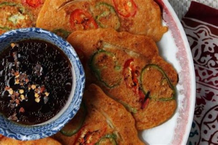 Easy Korean vegetarian kimchi pancakes - recipe