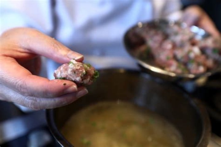 Easy Thai rice soup with meatballs (Khao tom moo sap) - recipe