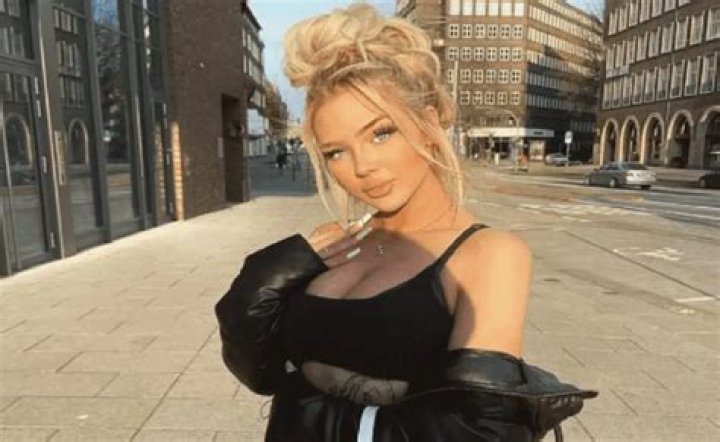 Elaine Victoria: Wiki, Bio, Age, Boyfriend, Career, Ethnicity, Net Worth