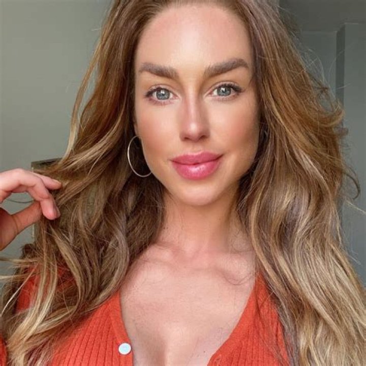 Eliza Rose Watson: Wiki, Bio, Height, Age, Weight, Fitness, Boyfriend