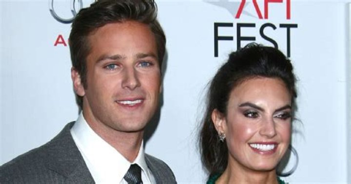 Elizabeth Chambers - Bio, Age, Net Worth, Height, Single, Nationality, Body Measurement, Career