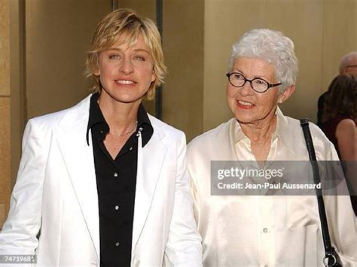 Ellen DeGeneres Parents: Betty DeGeneres, Elliott DeGeneres