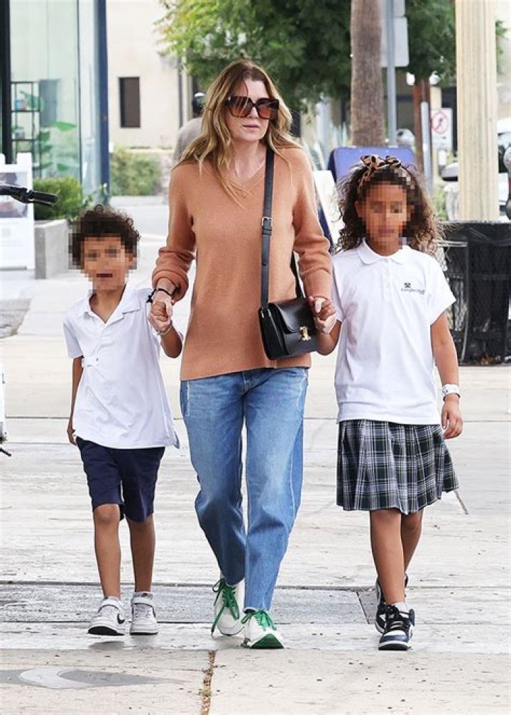 ELLEN POMPEO AND DAUGHTER GO OUT FOR ICE CREAM
