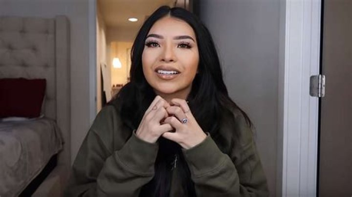 Elsy Guevara reveals why she hid her pregnancy in emotional video