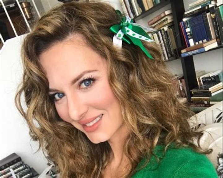 Emerald Robinson Bio, Age, Height, Husband, Salary, Net Worth Newsmax