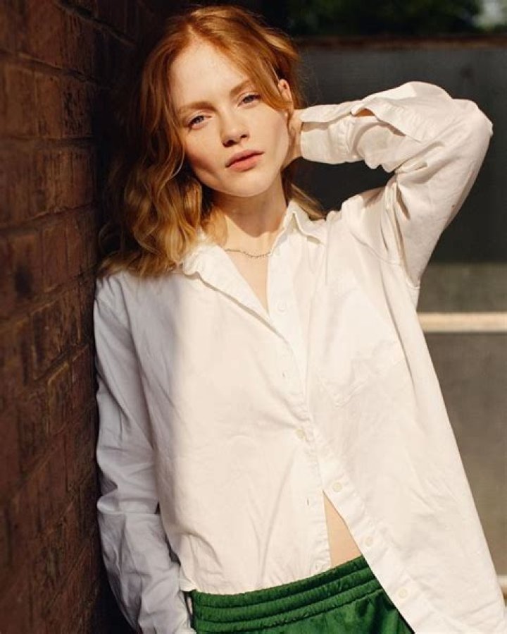 Emma Laird Net Worth | Bio, Family, Address, Career