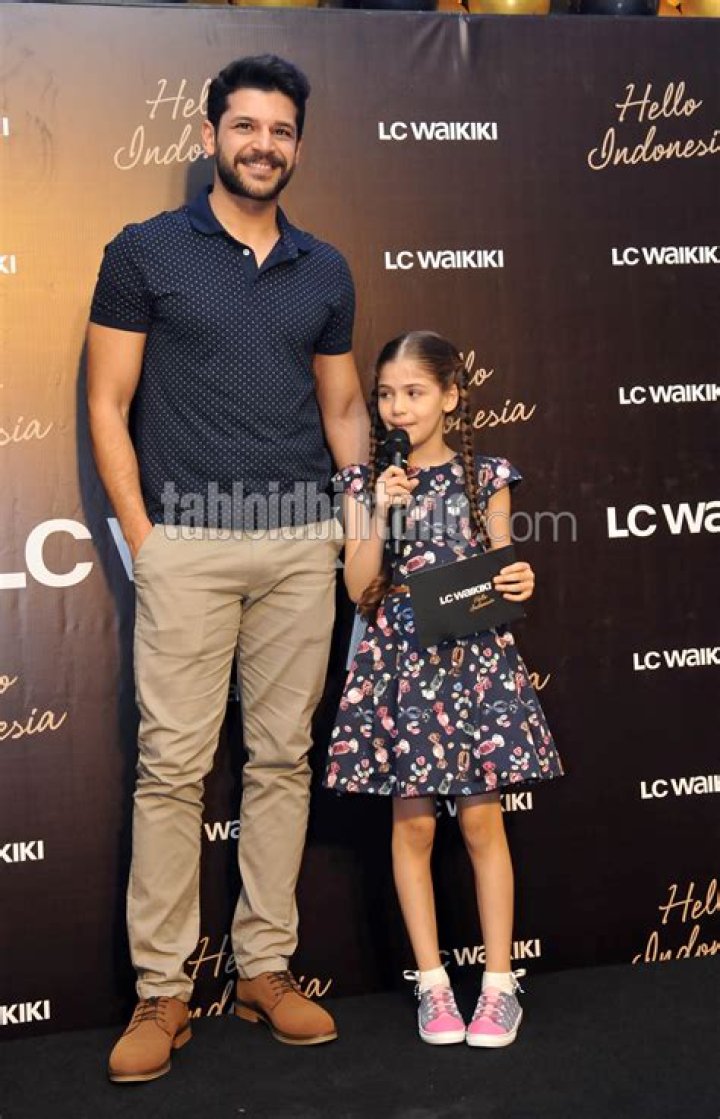 Emre Kıvılcım's Wife: A Deep Dive Into Their Relationship And Life Together