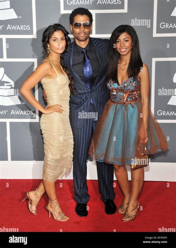ERIC BENET AND THE FAMILY ARE PICTURE PERFECT