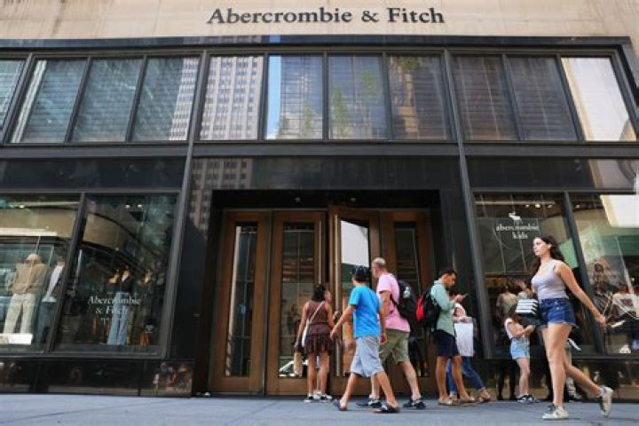 	Escaped prisoner from Florida captured at Abercrombie & Fitch store in NYC	