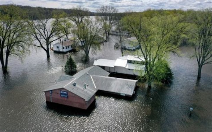	Eta left South Florida’s poor neighborhoods struggling in the floodwaters	
