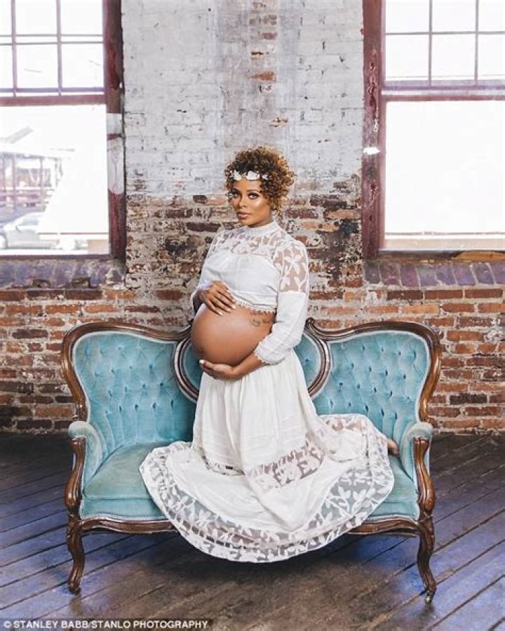 EVA MARCILLE SHOWS OFF BABY BUMP WHILE ON VACATION IN JAMAICA