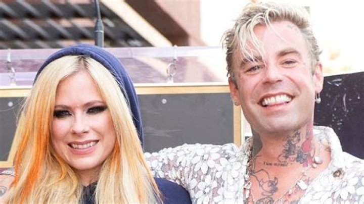 Exploring Avril Lavigne's Relationship With Children