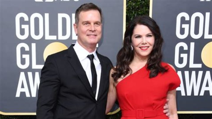 Exploring Peter Krause's Love Life: Dating In 2024