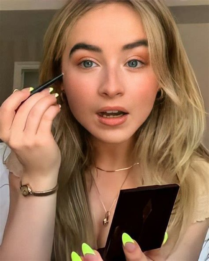 Exploring The Allure Of Sabrina Carpenter's Body: A Journey Through Style And Confidence
