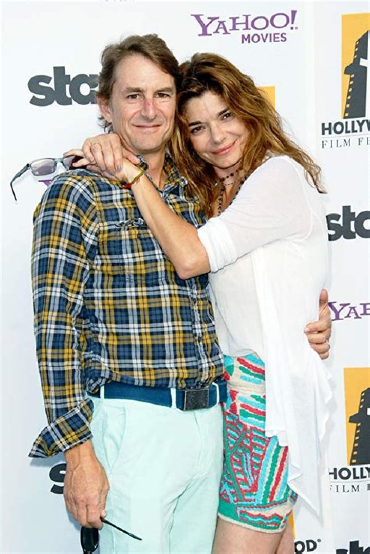 Exploring The Life Of Laura San Giacomo And Her Husband