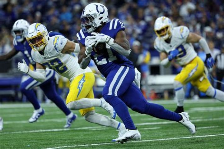 Exploring Week 2 Fantasy Outlook for RBs