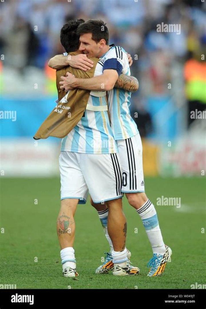 Ezequiel Lavezzi visits Argentina team in Beijing
