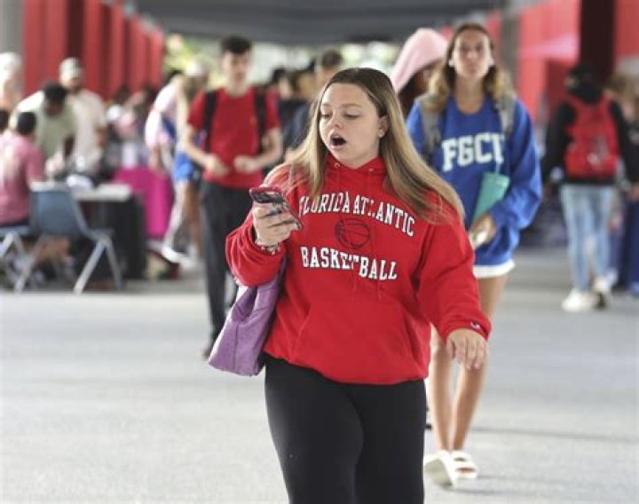 	FAU store expects Final Four gear to go quickly: ‘Normally we wouldn’t be this busy’	