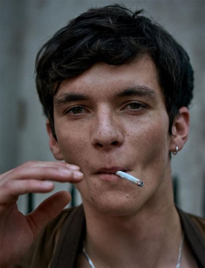 Fionn Whitehead Biography