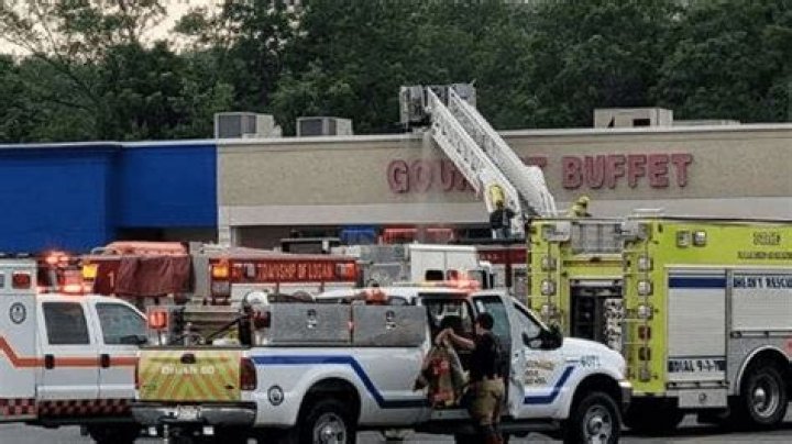 Fire shuts down Altoona shopping plaza