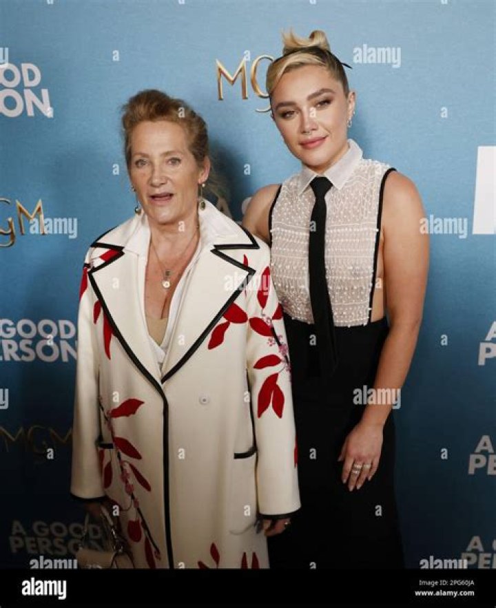 Florence Pugh's Mother: A Deep Dive Into The Life And Influence Of Deborah Pugh