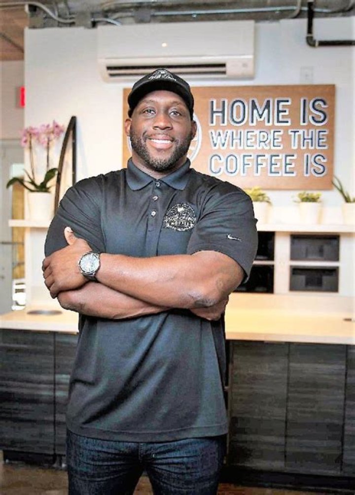 	Former NFL linebacker’s Circle House Coffee perking up the community	