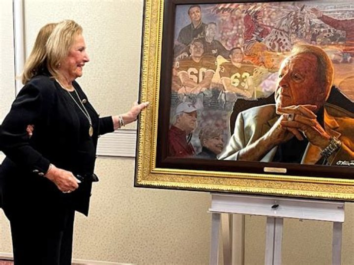 	FSU unveils portrait of late coach Bobby Bowden	
