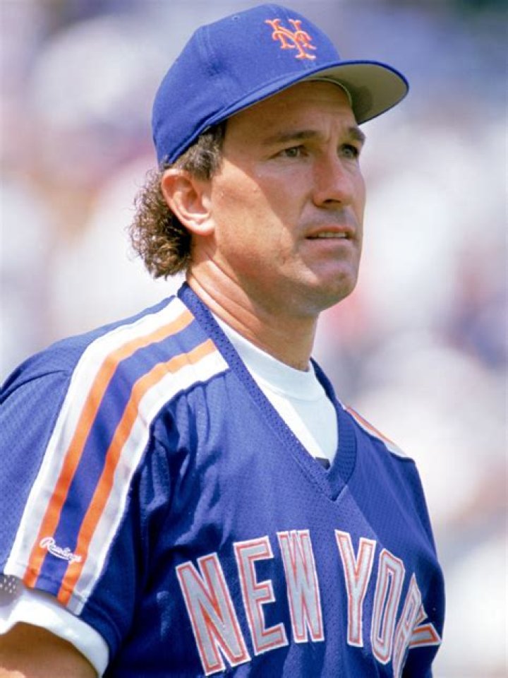 	Gary Carter, Hall of Famer, former Marlins broadcaster, dies at 57	