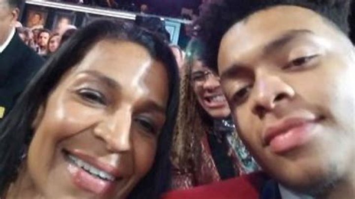 Gina Tobey: Facts About Justin Fields' Mother