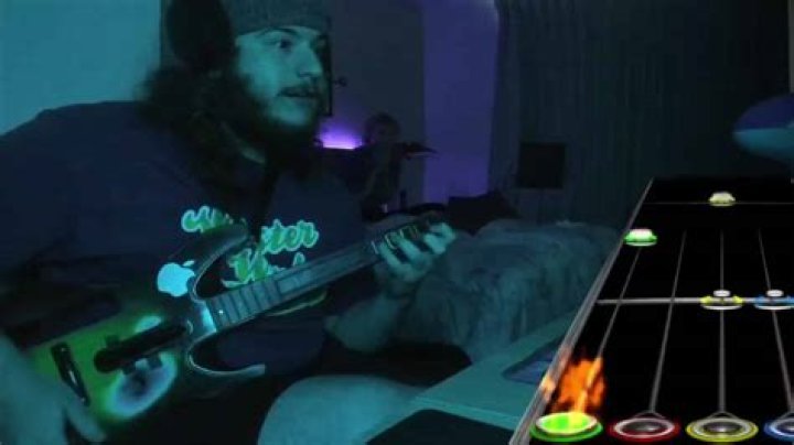 Guitar Hero streamer finally gets 100% on the hardest song ever created