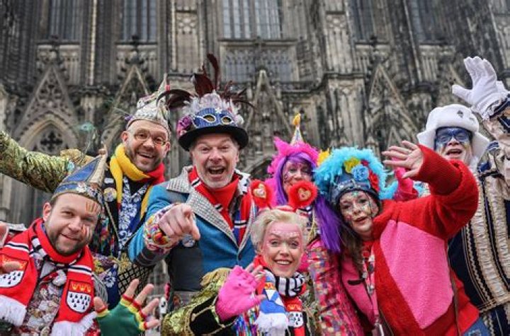 Helau again! - In Köln geht der Karneval weiter: Der FC… – 11FREUNDE