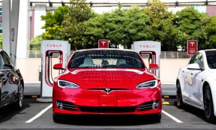 How Many Miles Does a Tesla Last Over Its Lifetime?