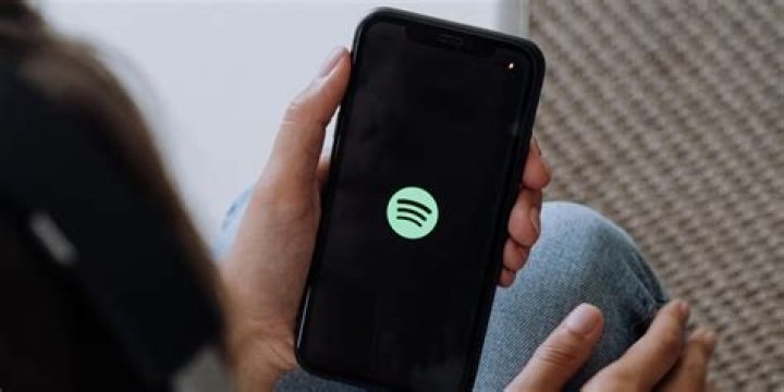 How to Stop Spotify Crashing When You Lock Your iPhone