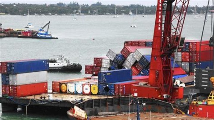 	Hunt continues for cargo containers lost off Florida’s coast	