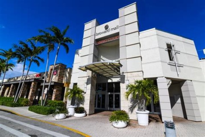 	HYATT TO JOIN MACY’S AT PLANTATION MALL	