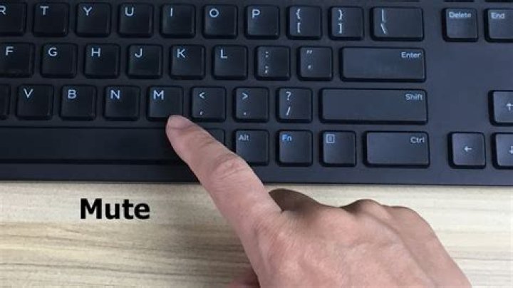 I have a Mute symbol on one of my text messages. How do I remove it?