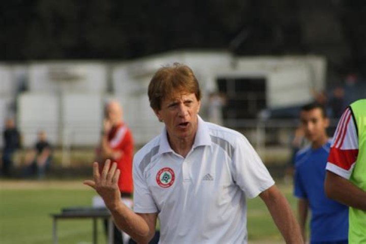 „Ich bin ein Zauberer!“ - Libanons Nationaltrainer Theo… – 11FREUNDE