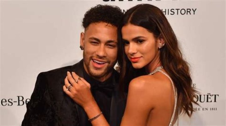 Is Bruna Marquezine Dating Boyfriend Neymar? The Truth