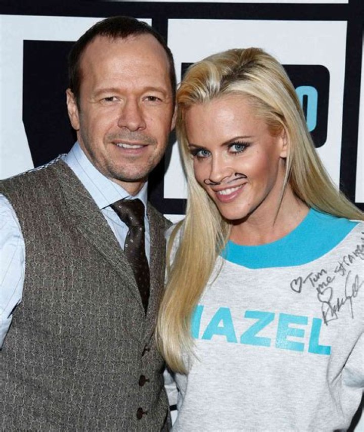 Is Jenny McCarthy Divorced? A Comprehensive Look At Her Relationship History