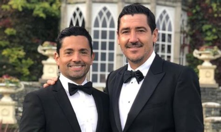 Is John Knight Married? Unveiling The Personal Life Of A Celebrity