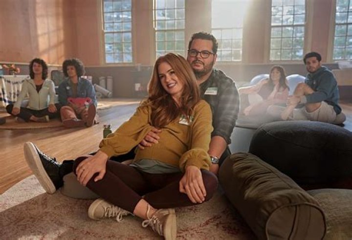 Isla Fisher’s Journey Through Pregnancy: A Glimpse Into Her Life