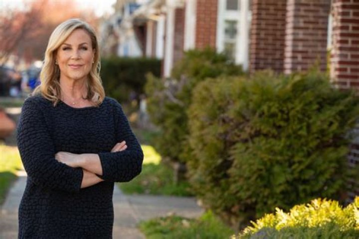 Janelle Stelson Bio, Age, Height, Husband, Kids, Salary, WGAL