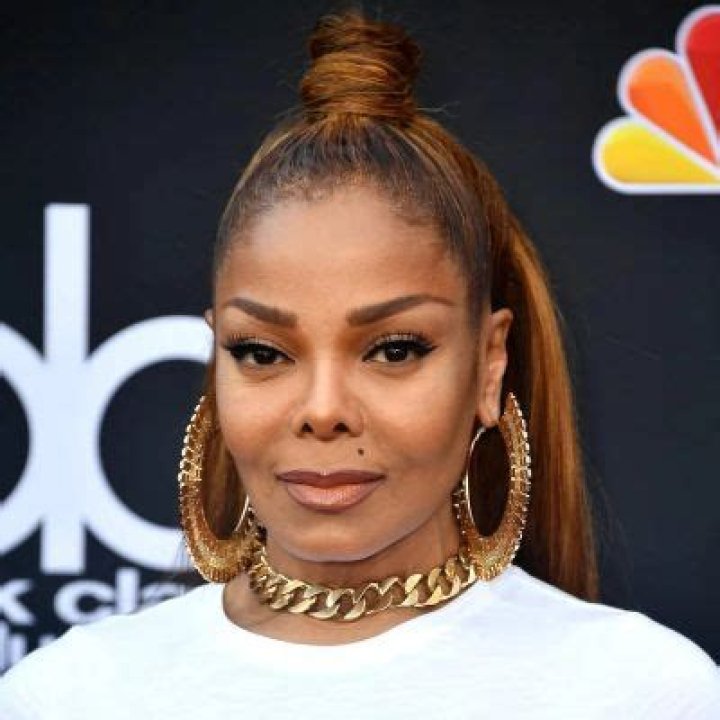 Janet Jackson - Bio, Net Worth, Height