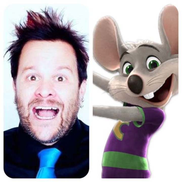 Jaret Reddick Net Worth | Bio, Family, Address, Career