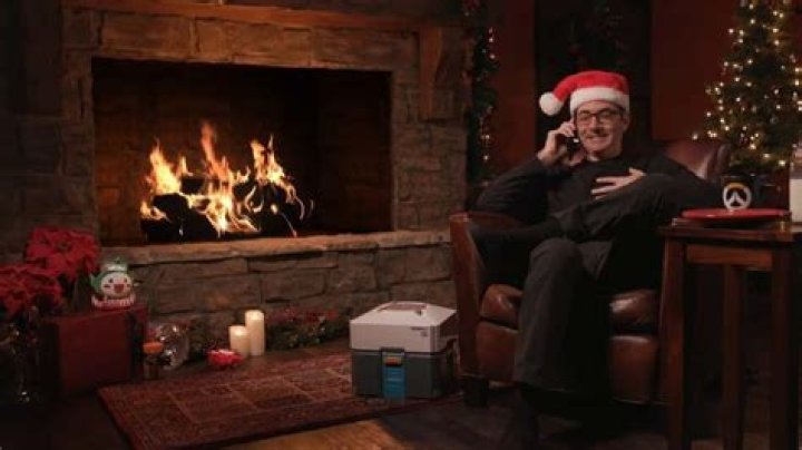 Jeff Kaplan calls out Overwatch community with incredible joke during Yule Log stream