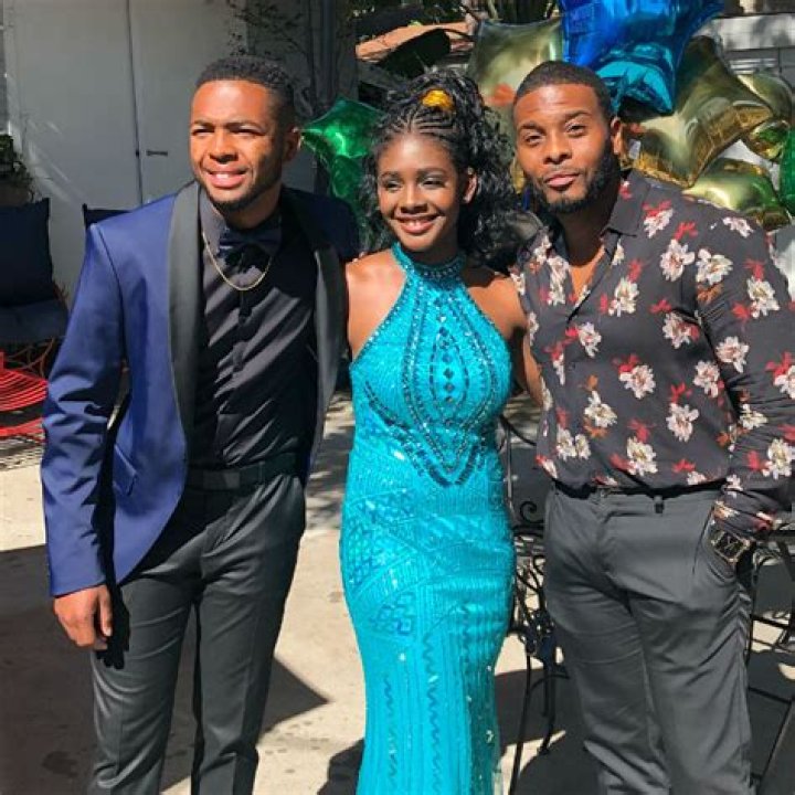 KEL MITCHELL SENDS OFF HIS TEENAGE KIDS TO THE PROM
