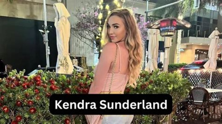 Kendra Sunderland Bio, Real Name, Age, Height, Career, Facts, Photos