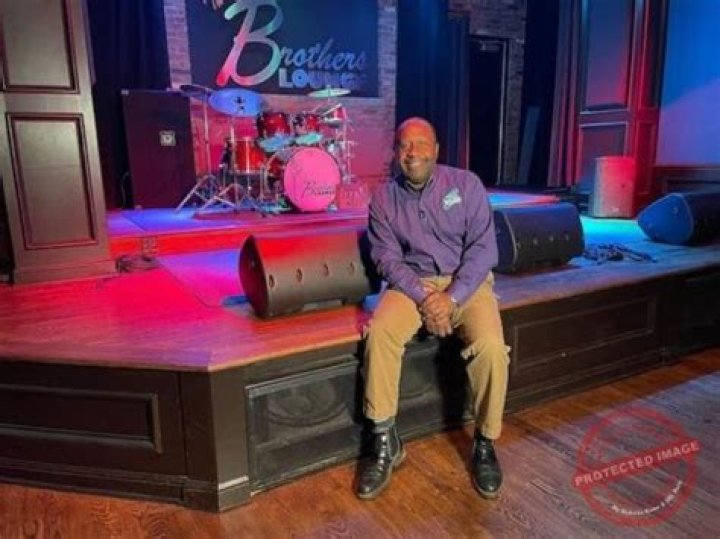 Kenny Crumpton Bio, Age, Height, Wife, Salary, Net Worth FOX 8