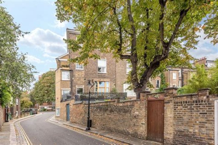 Kerry sells 250 Primrose Hill flats on good pricing