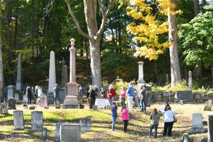 	Lauderdale approves higher burial fees at city cemeteries	